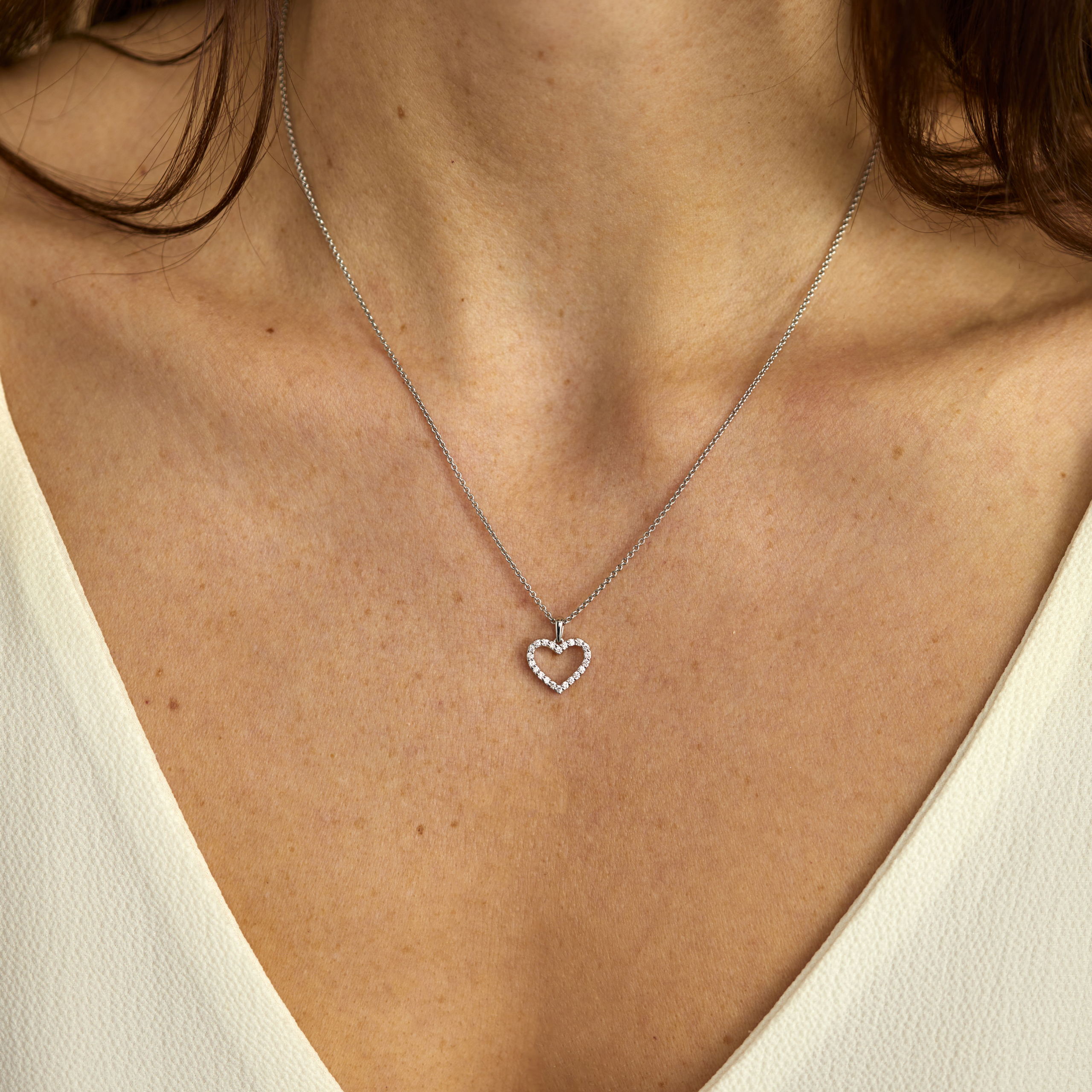 LOVE hjerte vedhæng i 14 kt guld og 0.17 ct. diamanter LOVE hjerte vedhæng i 14 kt guld og 0.17 ct. diamanter - Billede 3