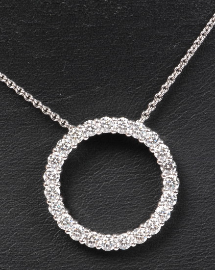 MyCircle diamantvedhæng med kæde - Fåes i 3 str.