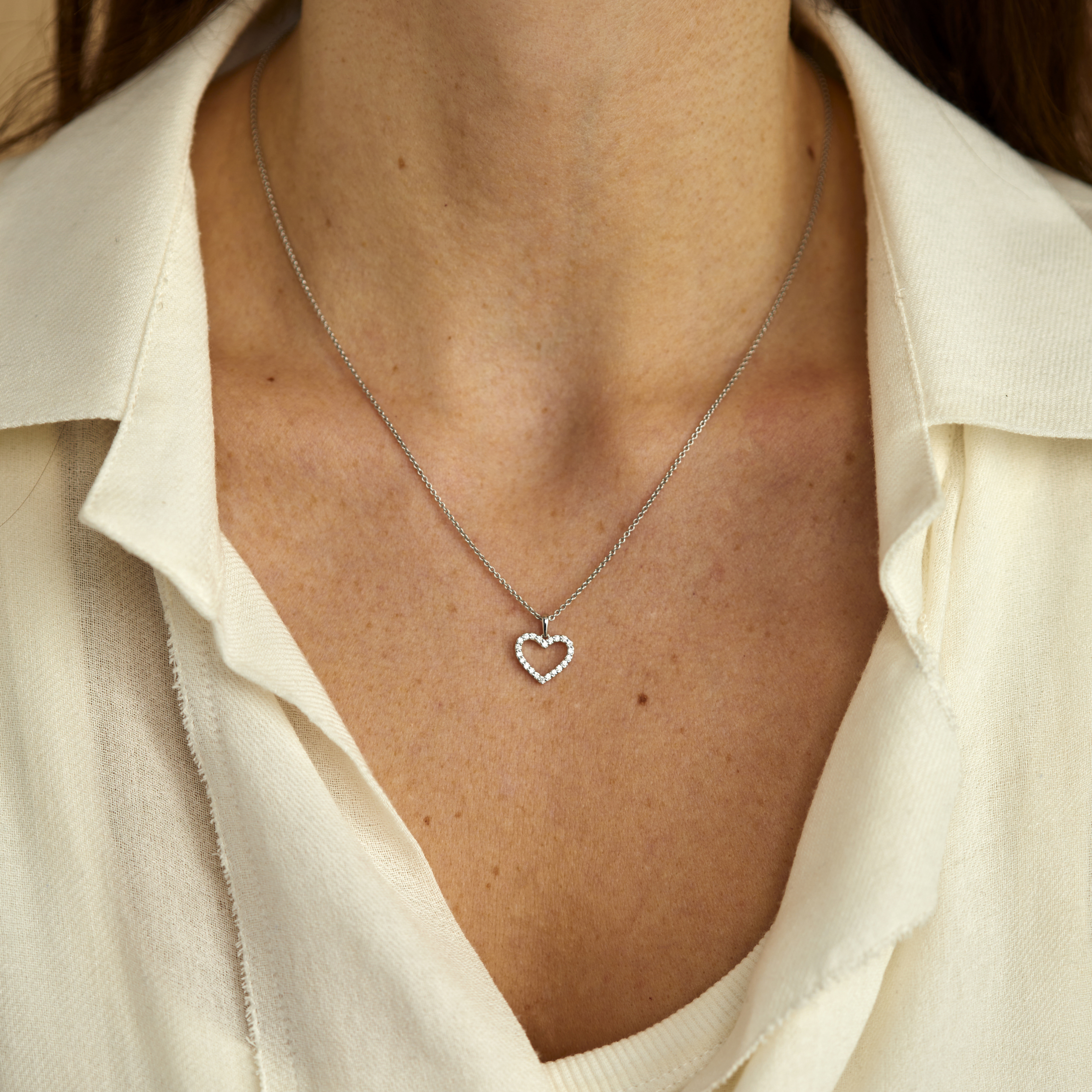 LOVE hjerte vedhæng i 14 kt hvidguld og 0.17 ct. diamanter LOVE hjerte vedhæng i 14 kt hvidguld og 0.17 ct. diamanter - Billede 3