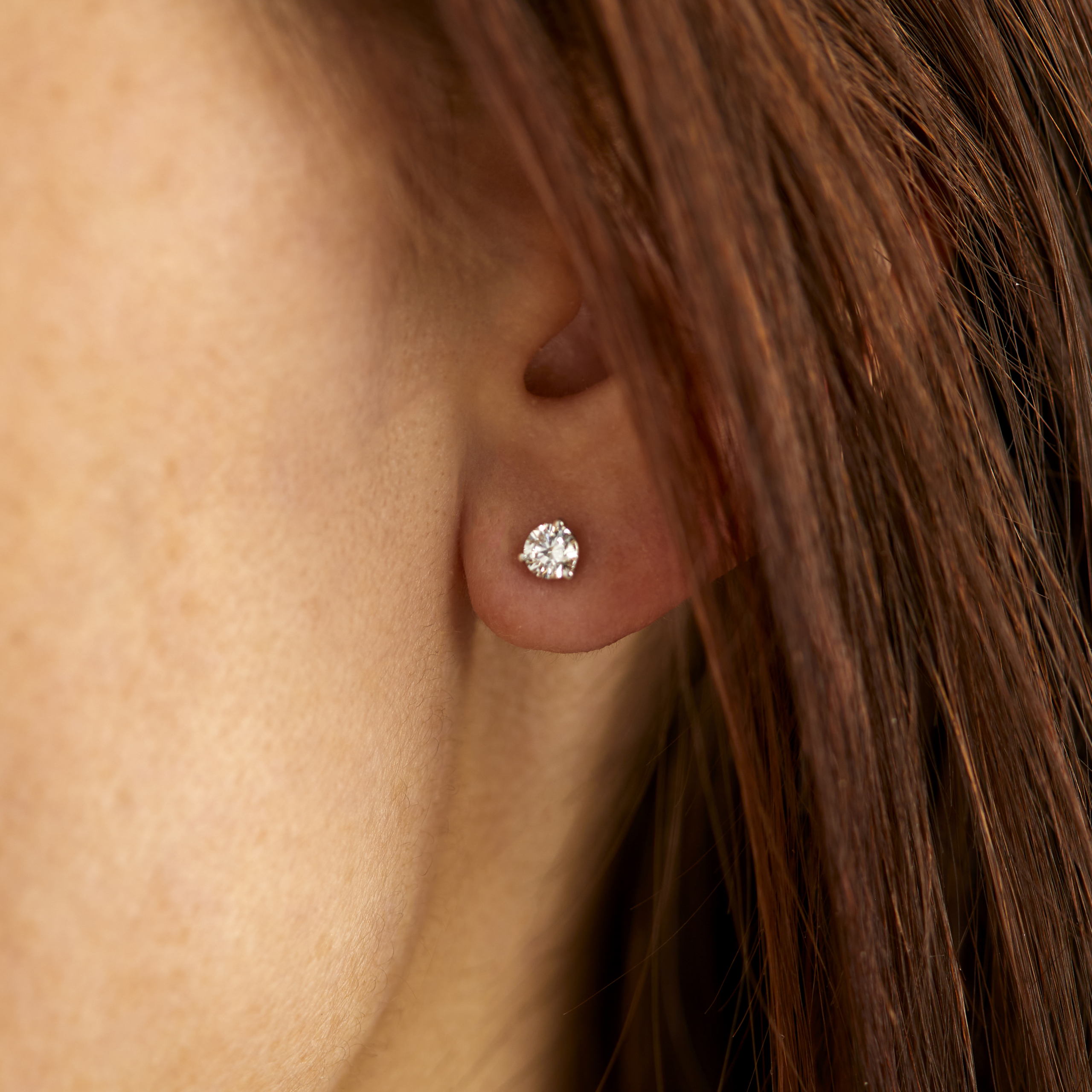 Luna solitaire ørestikker i 14 kt guld og 0.40 ct. diamanter 3 Luna solitaire ørestikker i 14 kt guld og 0.40 ct. diamanter - Billede 3