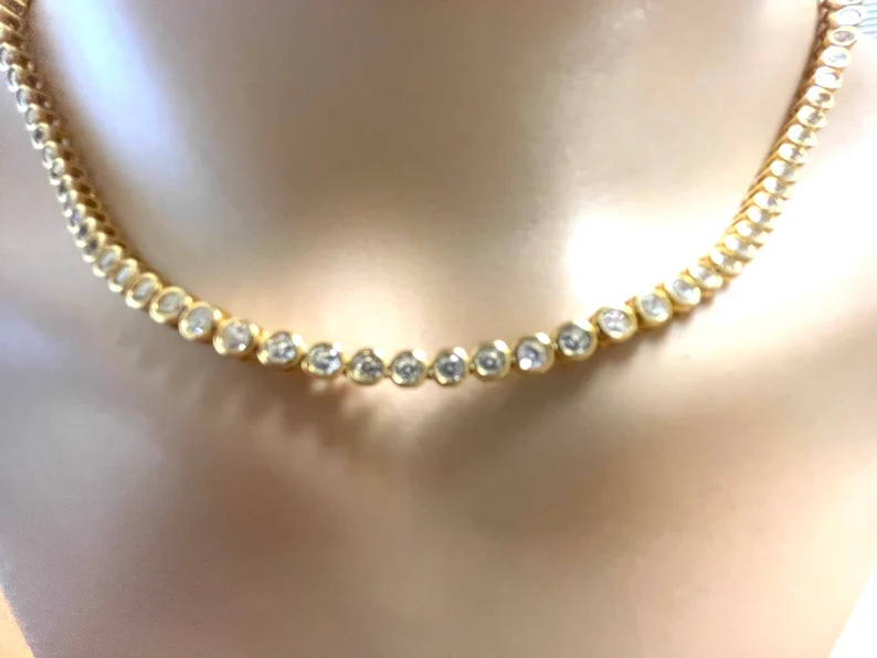 Eksklusiv tennishalskæde med 5.0 ct. brillanter indfattet i kronefatning 1 Eksklusiv tennishalskæde med 5.0 ct. brillanter indfattet i kronefatning