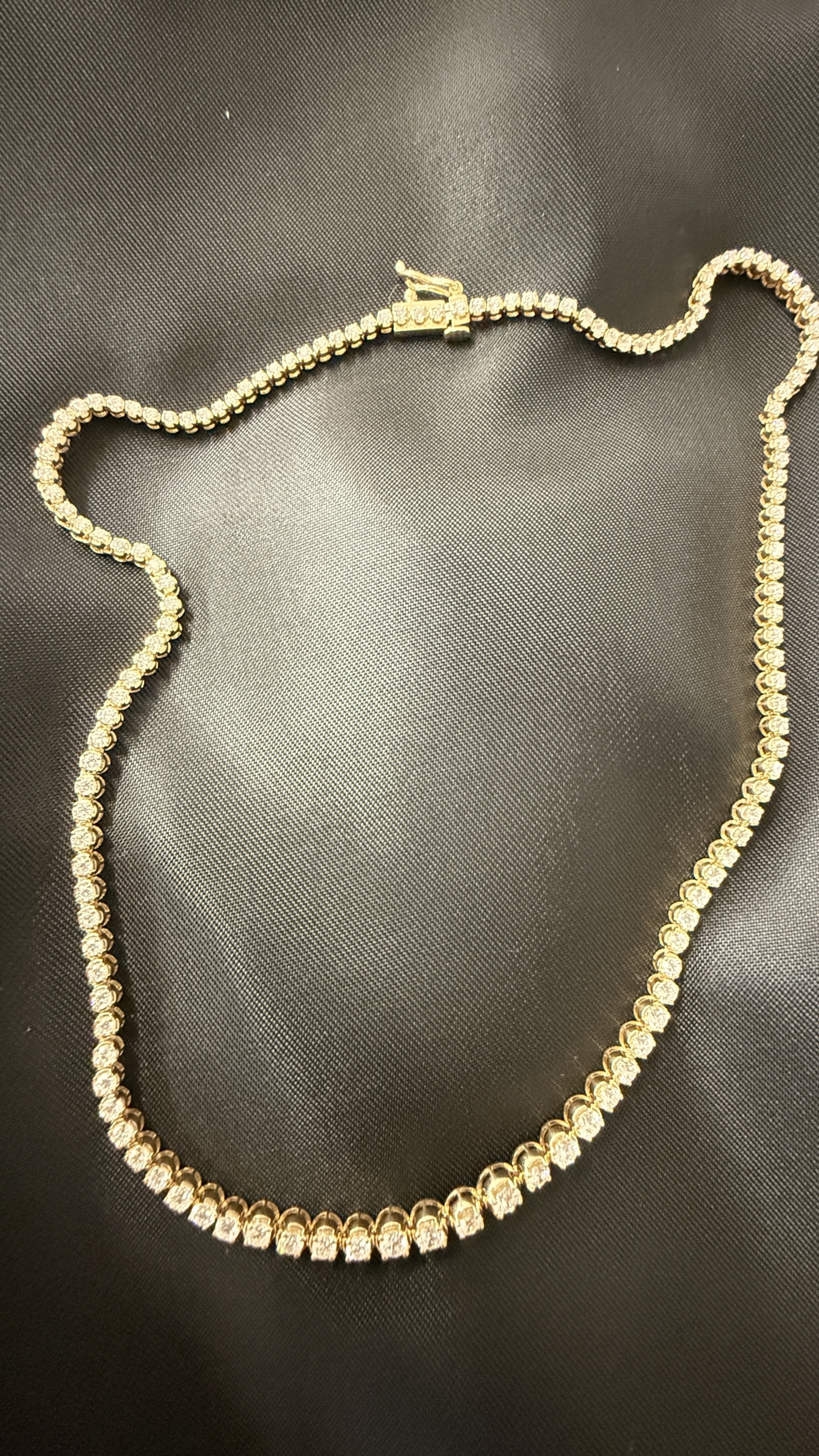 Eksklusiv tennishalskæde med 5.0 ct. brillanter indfattet i kronefatning 3 Eksklusiv tennishalskæde med 5.0 ct. brillanter indfattet i kronefatning - Billede 3