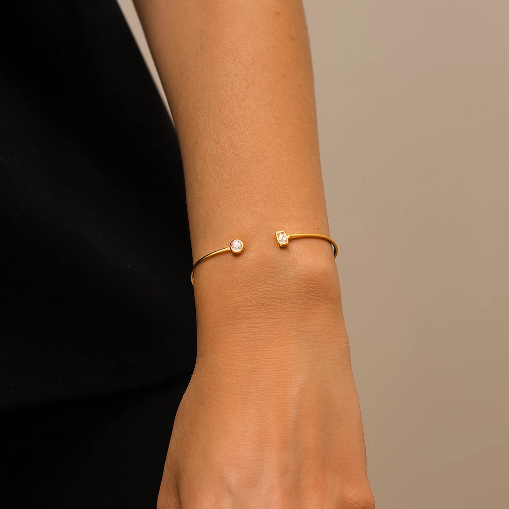 Flexibelt 14 kt. massivt guldarmbånd med oval og emerald diamant. 3 Flexibelt 14 kt. massivt guldarmbånd med oval og emerald diamant. - Billede 3